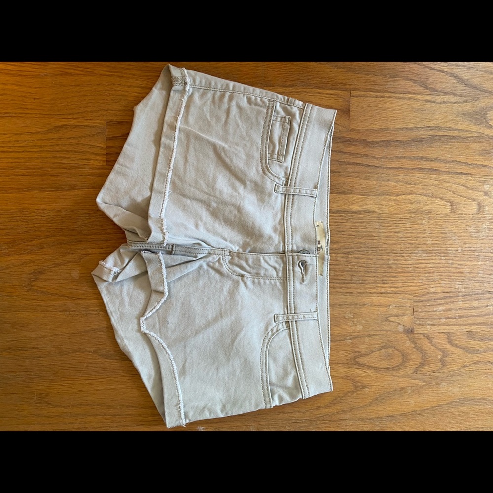 Women’s Khaki Hollister Shorts